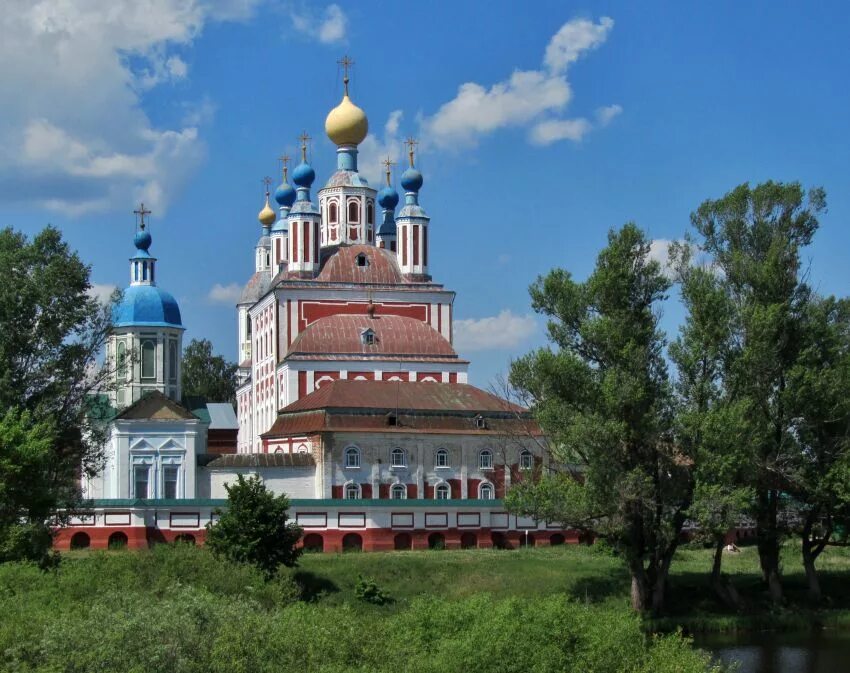 Рождество богородичный санаксарский. Санаксарский монастырь в мордовии. рождество-богородичный санаксарский монастырь. рождество богородичный санаксарский мужской монастырь респ мордовия. соборный храм санаксарский монастырь.