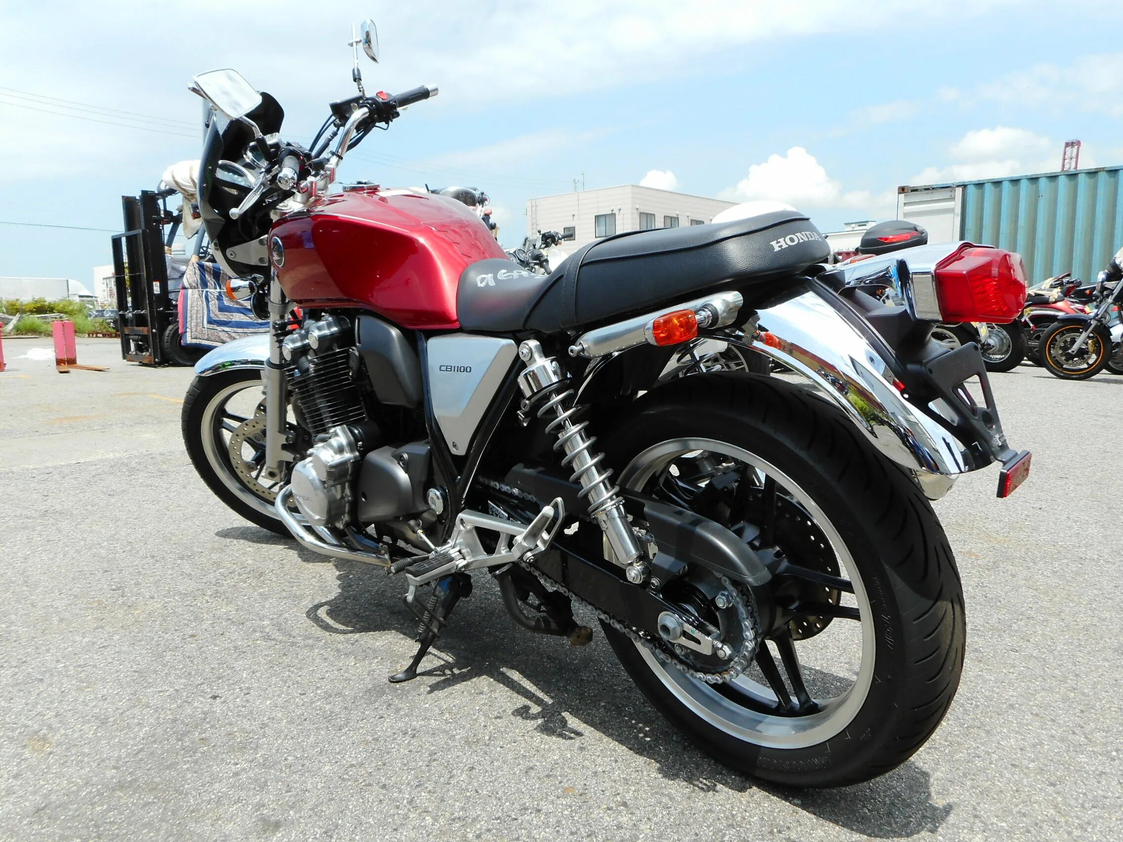 Мотоцикл honda 1100