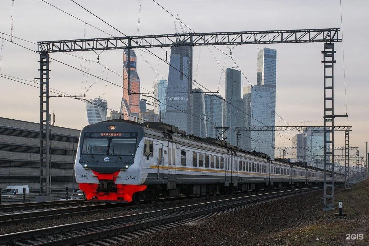 Жд электропоезда. Пригородные электропоезда Москва. Эд4м 0457. Электропоезда Московской области. Пригородный поезд.