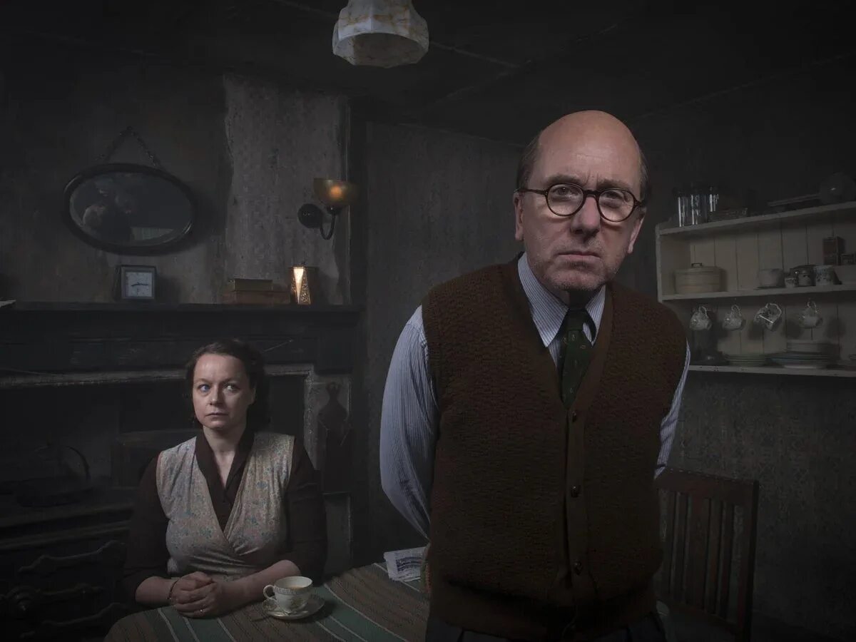 Триллеры про маньяков убийц 2019. Коллекционер фильм 2009 коллекционер. Озеро смерти фильм 2019. Уважаемый мистер гейси. Дневник убийцы сериал 2002.