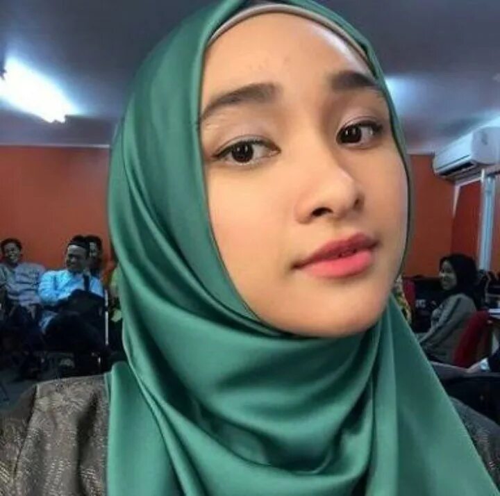 Istri cantik. Хиджаб селфи smp Anak. Malay Zarina. Anak sma hot хиджаб. Sma jilboobs Colmek.