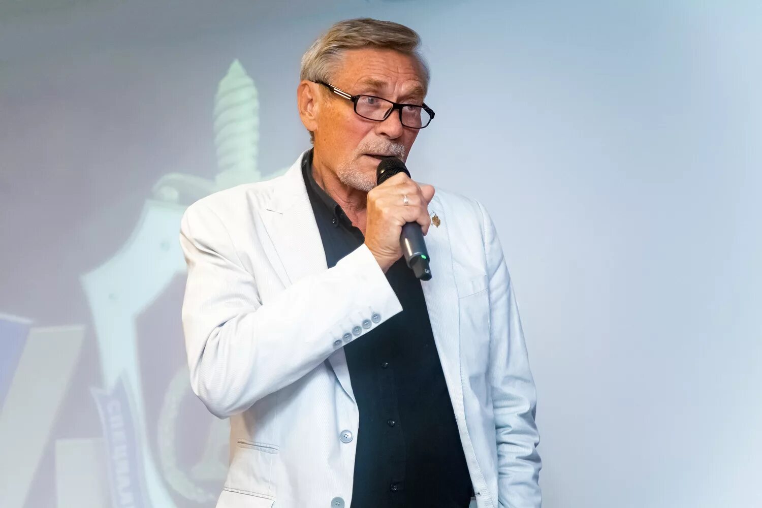 александр михайлов и оксана михайлова. оксана васильева и александр михайлов. оксана васильева и александр михайлов. сколько лет михайлову александру артисту сейчас. вера мусатова и александр михайлов в молодости.