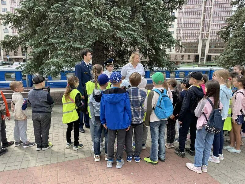 в школе 76 учащихся. в школе 76 учащихся. псш 2 неклиновский район школа. г. саратов школа 76.