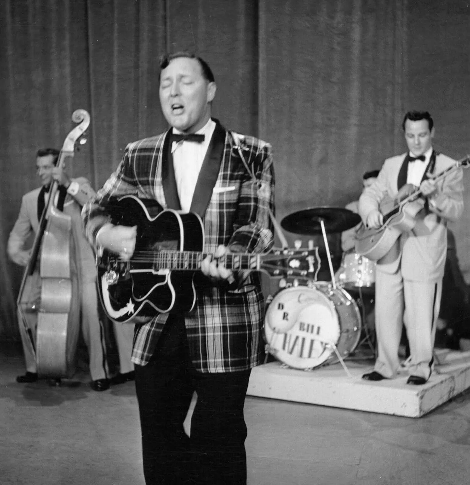 Мелодия 50 лет. Билл Хейли. Хейли, Билл фото. Певец Bill Haley. Билл Хейли рок н ролл.