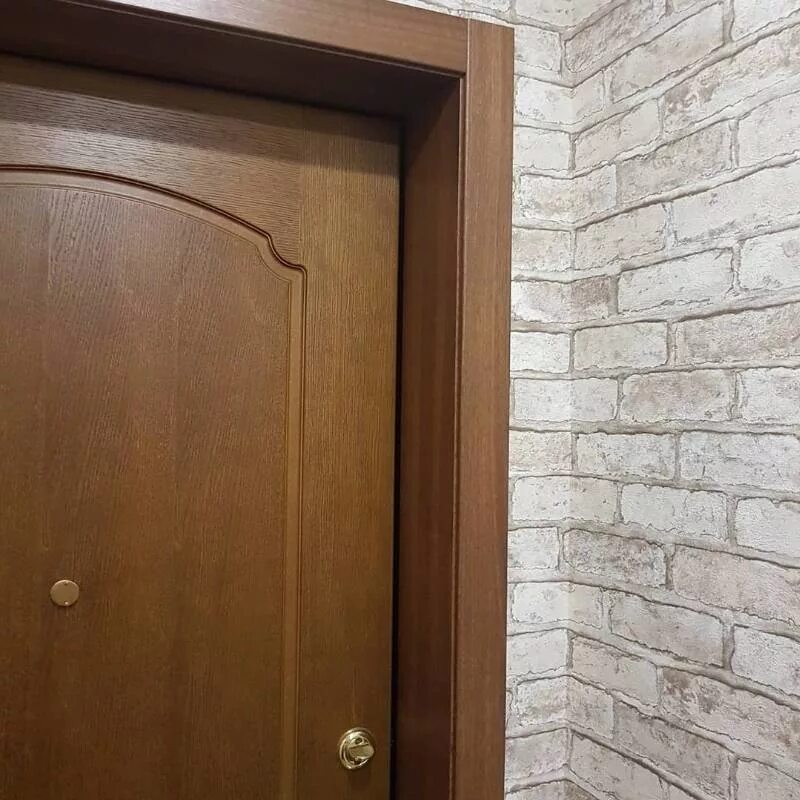 Откосы входной двери. Откосы дверные входные. Дверные откосы. Отделка откосов входной двери. Отделка входной двери.