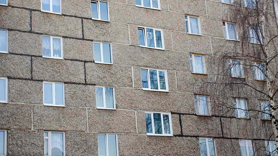 Окна дома ижевск. Окна в деревянном доме. Окна 199 внуково. Пластиковые окна в коттедж. Пластиковые окна в деревянном д.
