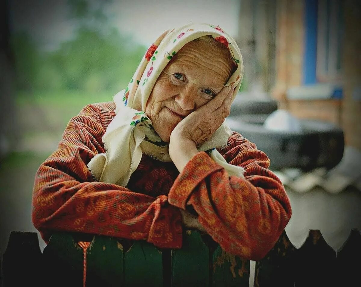 Вот какая бабушка слова песни. Вот какая бабушка просто молодец. Мемы из сказок. Вот какая бабушка просто молодец. Вот какая бабушка.