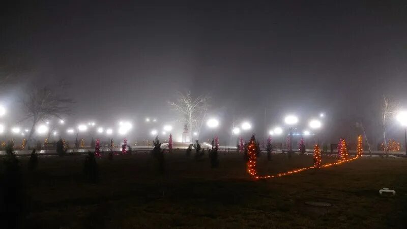 ночью горит автомобиль кроссовер. пожар на пносе 28. новогодняя ночь на первом 30 лет спустя. дом 2 30 января ночной. новогодняя ночь на первом канале.