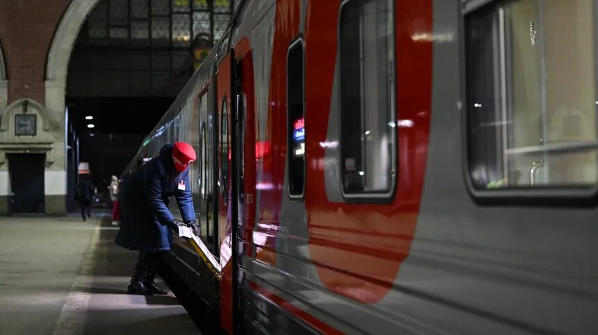 Вагон дальнего следования. Российские поезда. Российские поезда. Ржд москва. Медицинский поезд ржд.