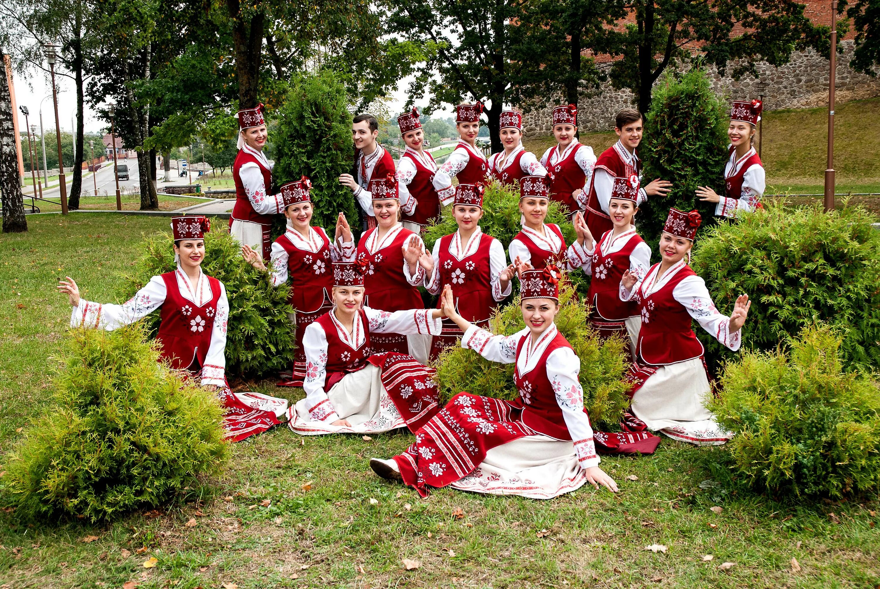 музыкальная культура белорусов. белорусский фолк рок. белорусские музыканты. слушать музыку белорусской. фольклорные коллективы белоруссии.
