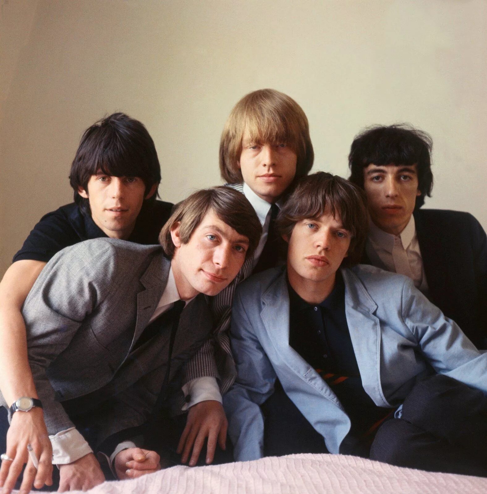 Rolling stones songs. Группа Роллинг стоунз. Rolling Stones 1964. Rolling Stones молодые. Terry o'Neill 1964 the Rolling Stones.