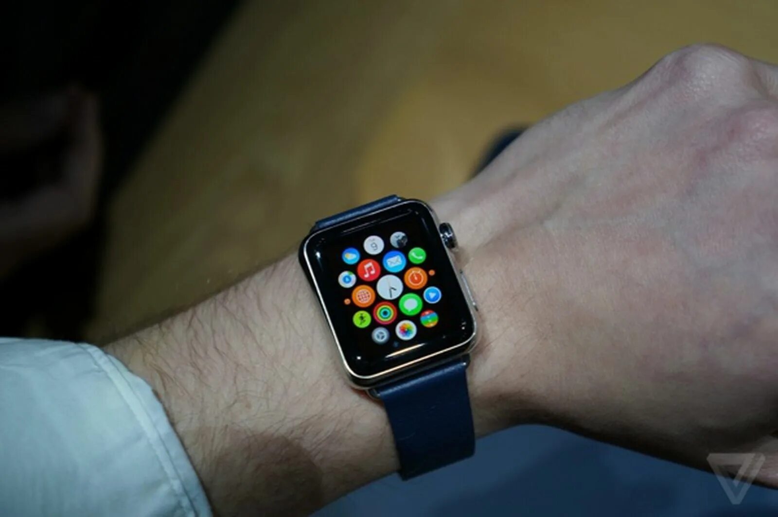 Что делают часы apple. Эппл вотч. Эпл вотч 2014. Apple watch 1. Apple Smart watch.