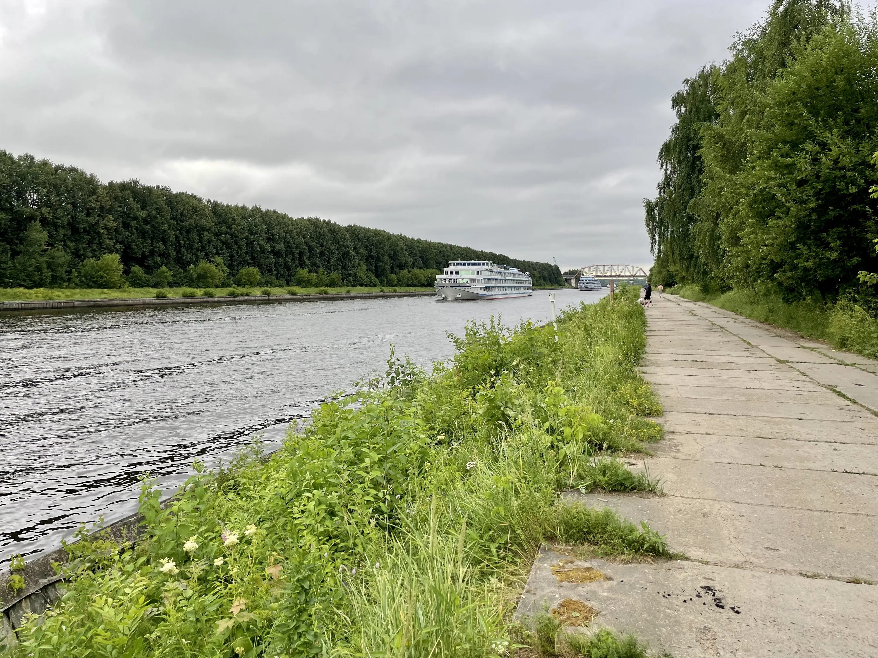 Озерах и водохранилищах россии. Каналы водохранилища. Канал реки. Каналы, реки , водохранилище. Сооружение каналов и водохранилищ.