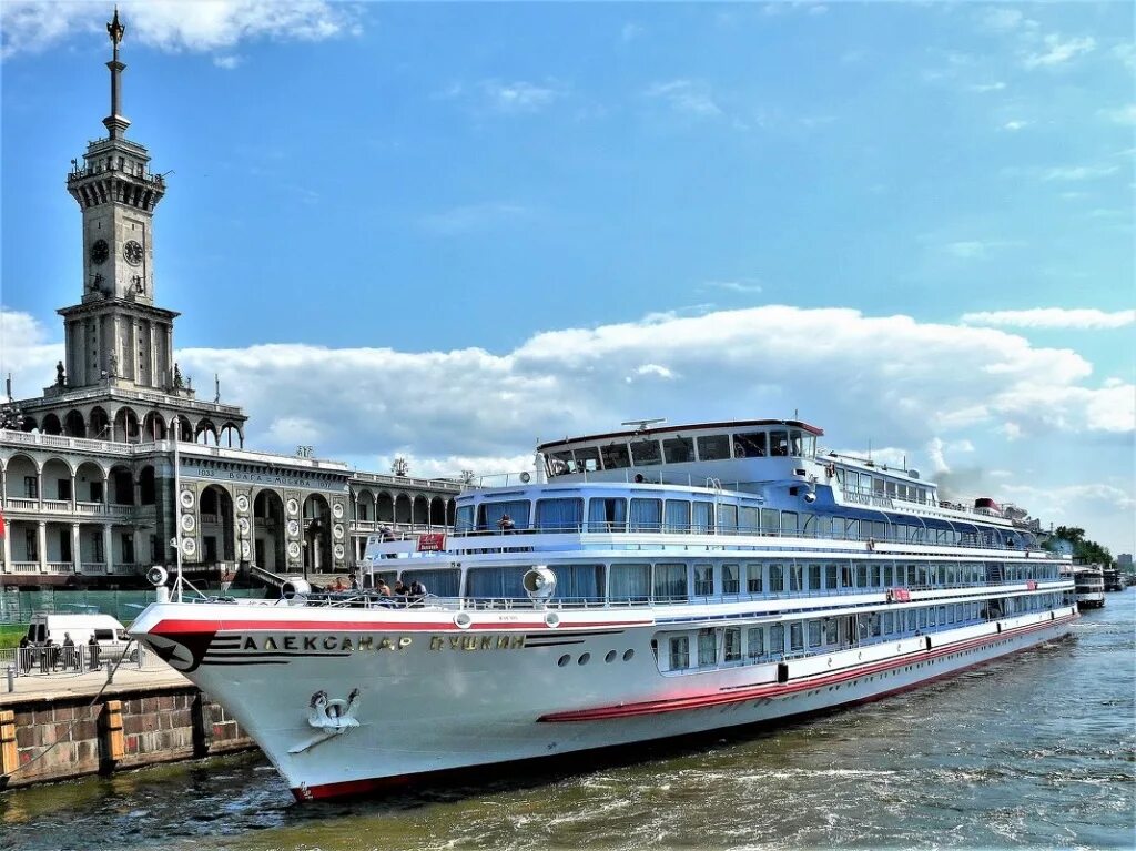 Северный речной вокзал 2021. Речной вокзал москва северный речной. Парк северного речного вокзала. Северный порт речной вокзал. Северный речной вокзал москва.