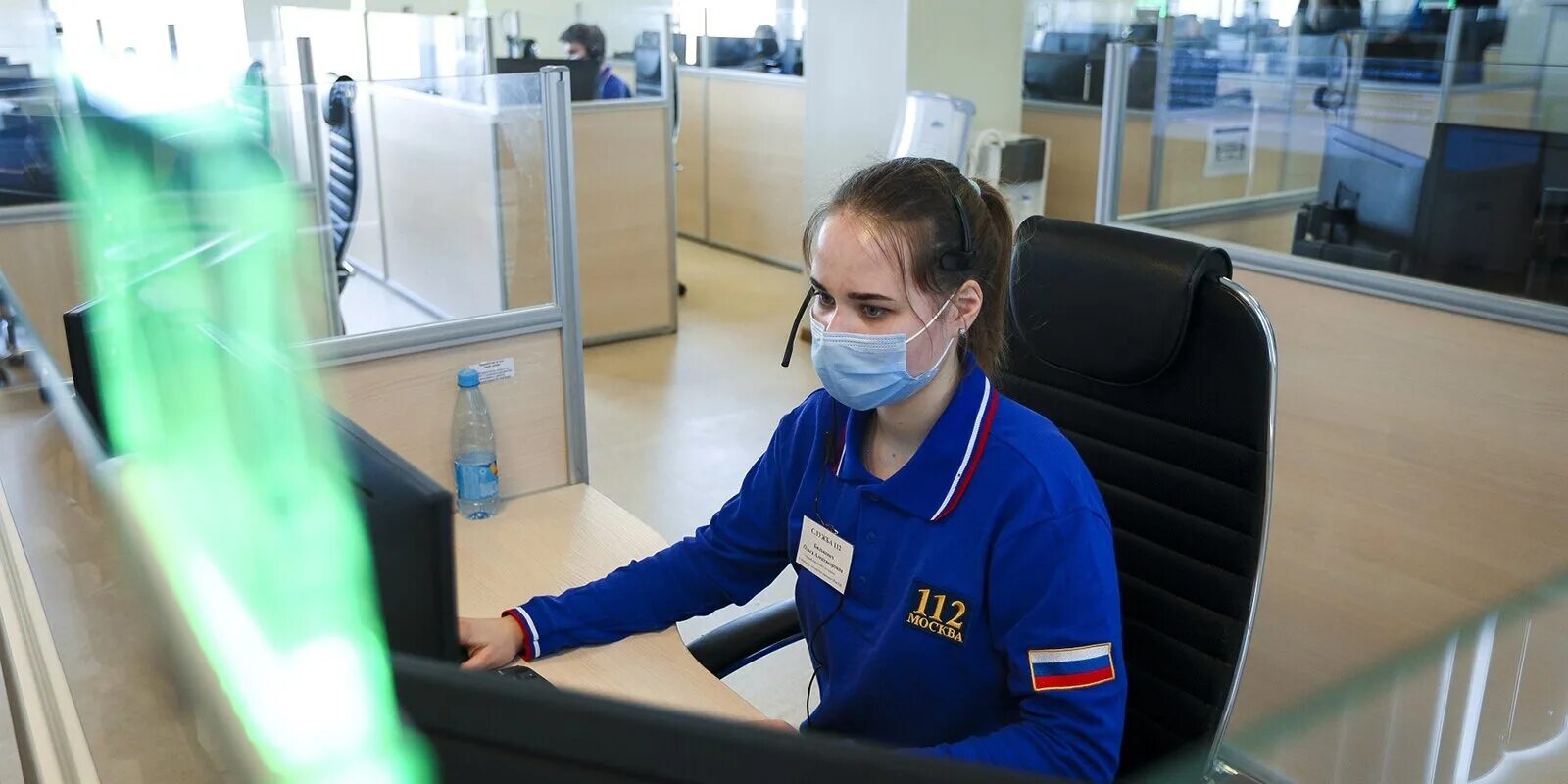 112 operator. Служба 112. оператор 112 москва. служба 112 человек. служба 112 москва операторский зал.
