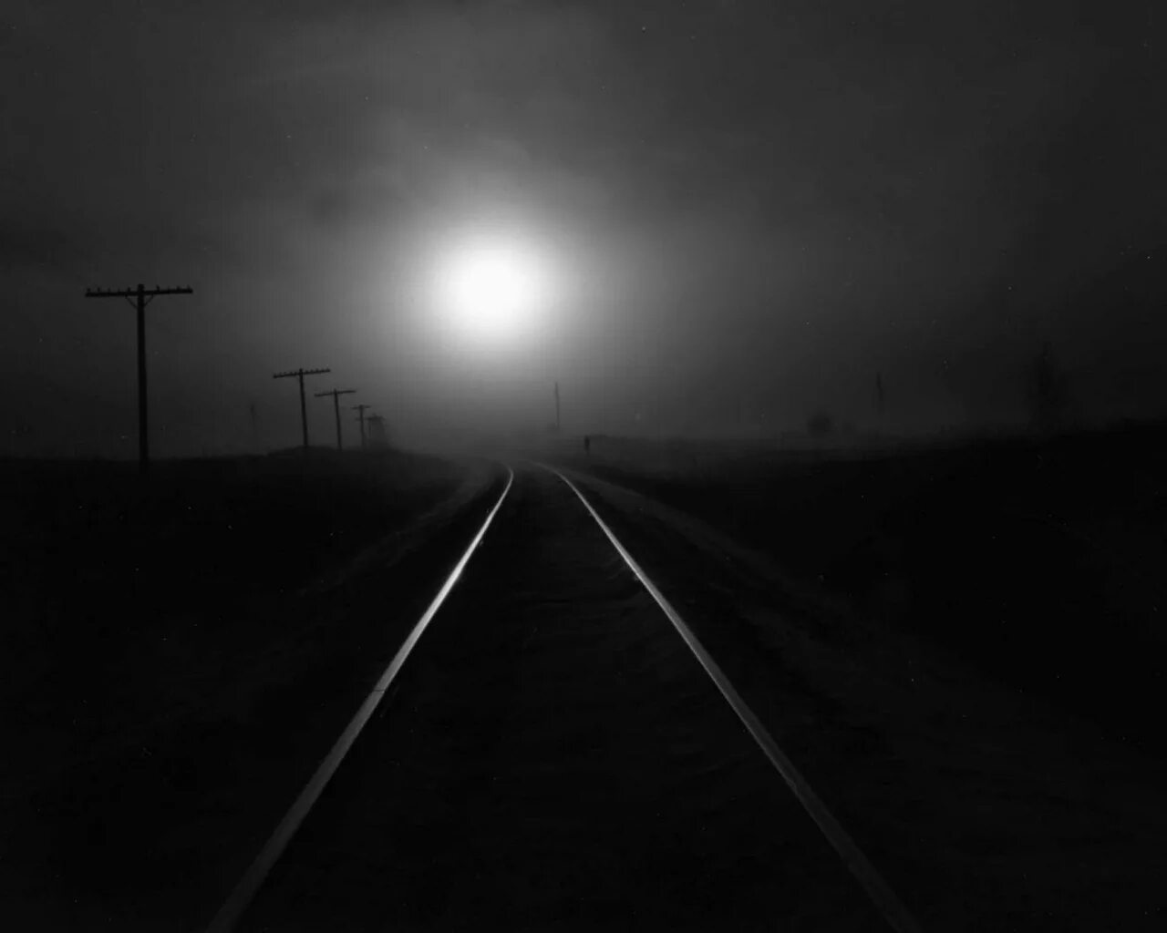 Эх темнота. Железная дорога в никуда. Темная пустота. Серая пустота. Темнота пустота.