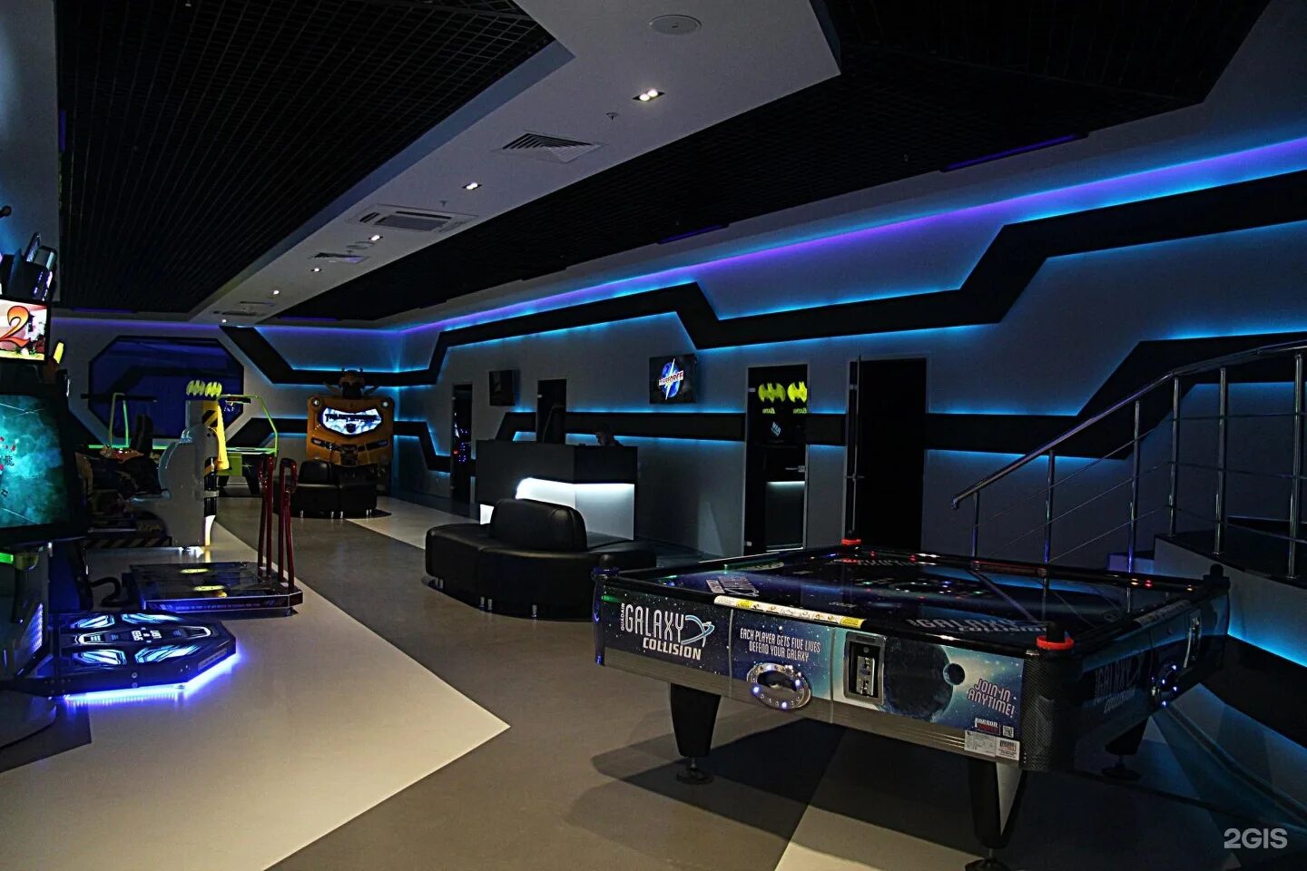 Laserland вавилова 3. Laserland Гагаринский. Лазертаг Крокус Вегас. ЛАЗЕРЛЭНД Вегас Мякинино. Лазертаг в Вегасе Мякинино.