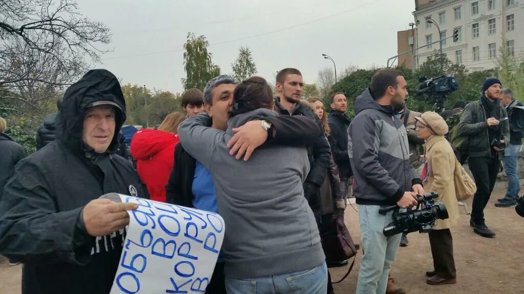 Политикус ру свежее. Митинги в Сирии. Протесты против операции в Сирии. Сирия 2023 убили людей на митинге. КАИС Саид против вмешательства.