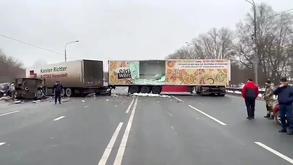 Авария на горьковском шоссе сегодня. Авария на Горьковском шоссе вчера в Ногинске. Вчера на Горьковском шоссе. Авария на Горьковском шоссе вчера.