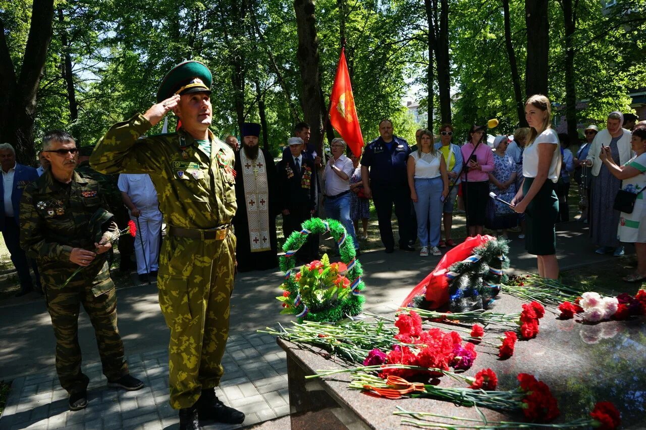 9 мая митинг 2023. Павловский Посад памятник воинам интернационалистам. Сквер воинам интернационалистам в косой горе. Сквер участникам боевых действий. День ветерана боевых действий в Гвардейском сквере.