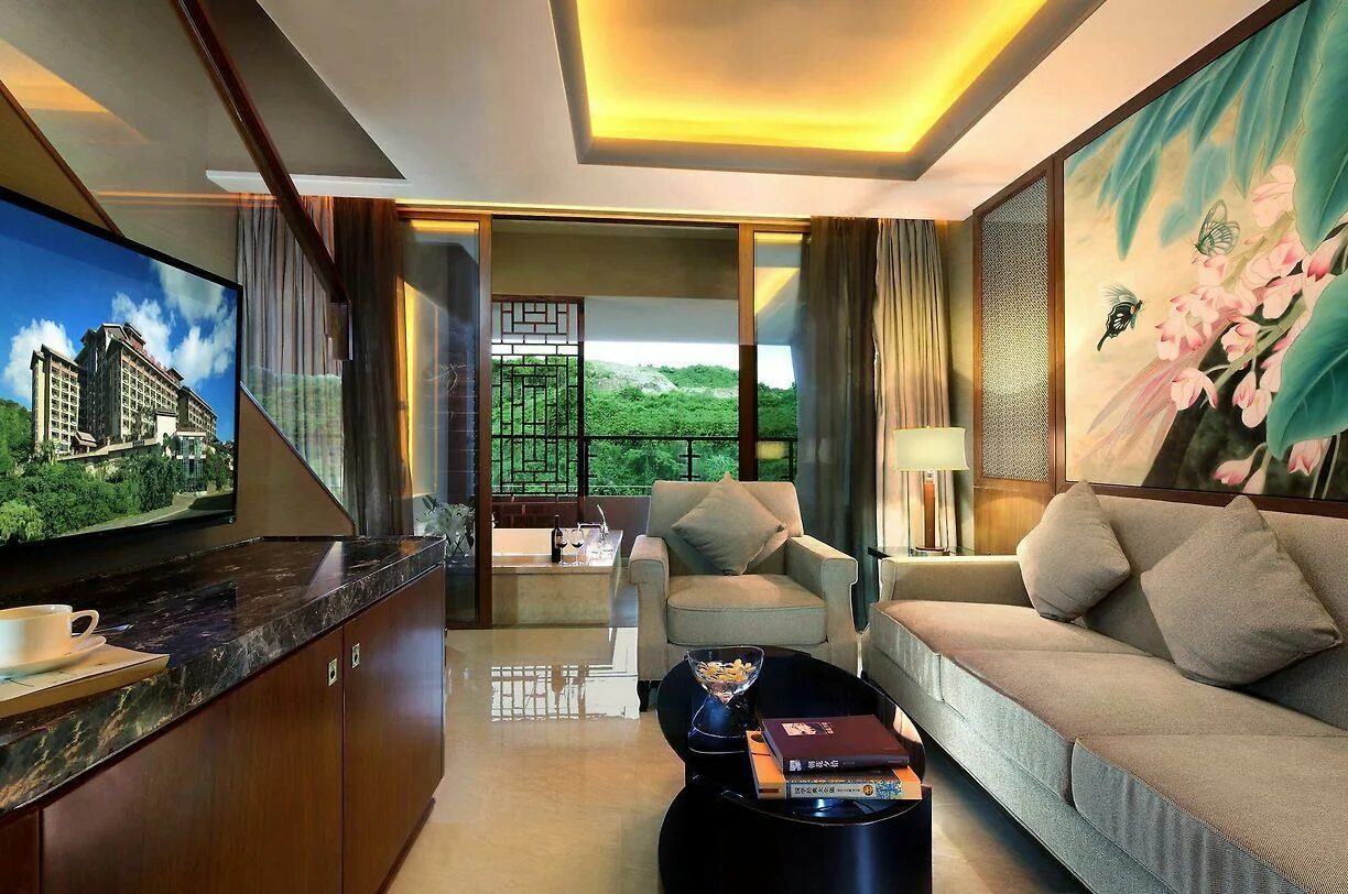 Санья гостиница наньчжоу. Four seasons ocean courtyard 4*. Four seasons ocean courtyard 4*. Отель four seasons ocean courtyard 4. Хайнань 2022,отели внутри.