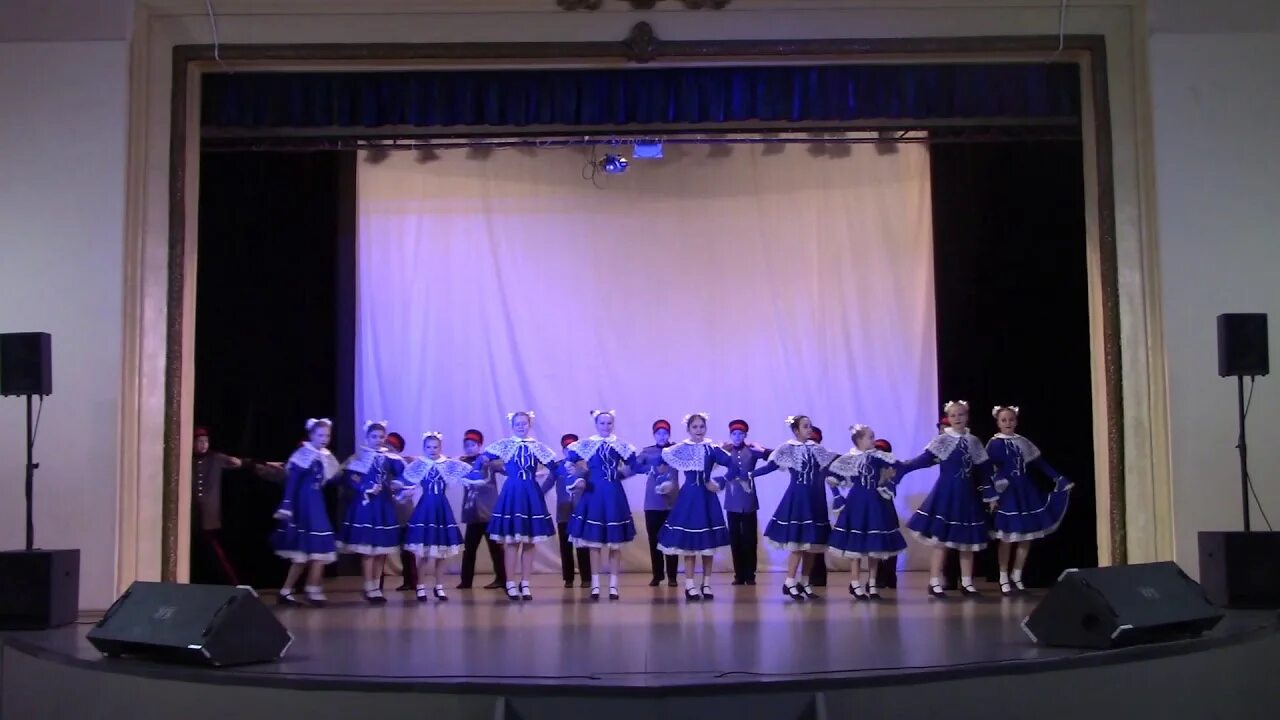 Юнкерский вальс жанна бичевская. Жанна бичевская белая гвардия. Жанна бичевская вальс юнкеров. Вальс юнкеров белый вальс жанна бичевская. Вальс юнкеров жанна.