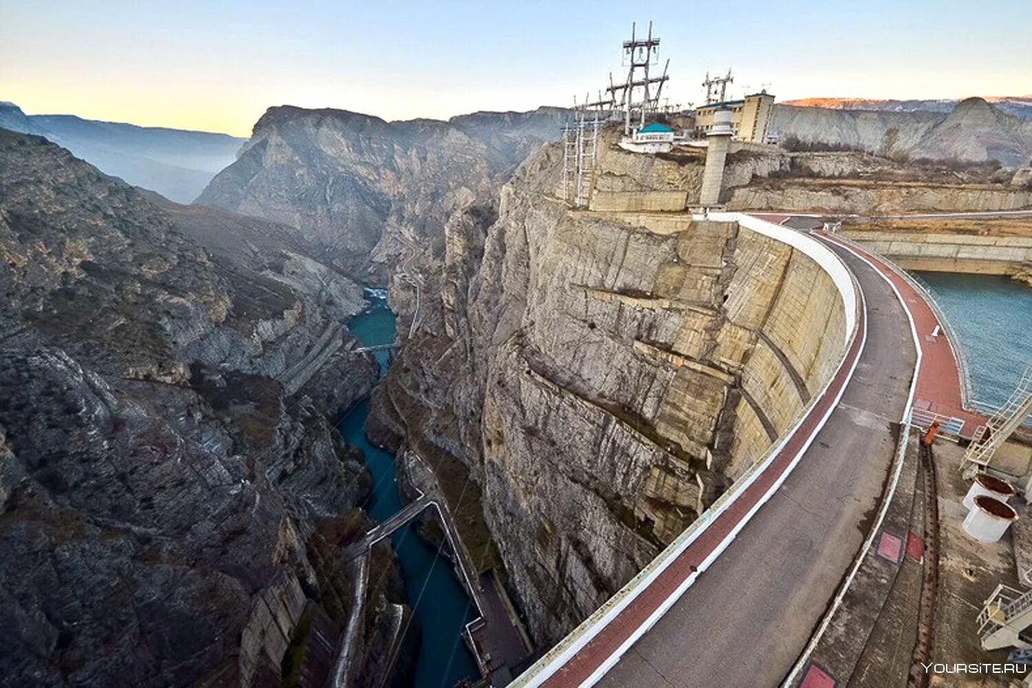 Саяногорск саяно-шушенская гэс. Плотина саяно-шушенской гэс. Сшгэс хакасия. Сулакский каньон дербент. Бси набережные челны карта.