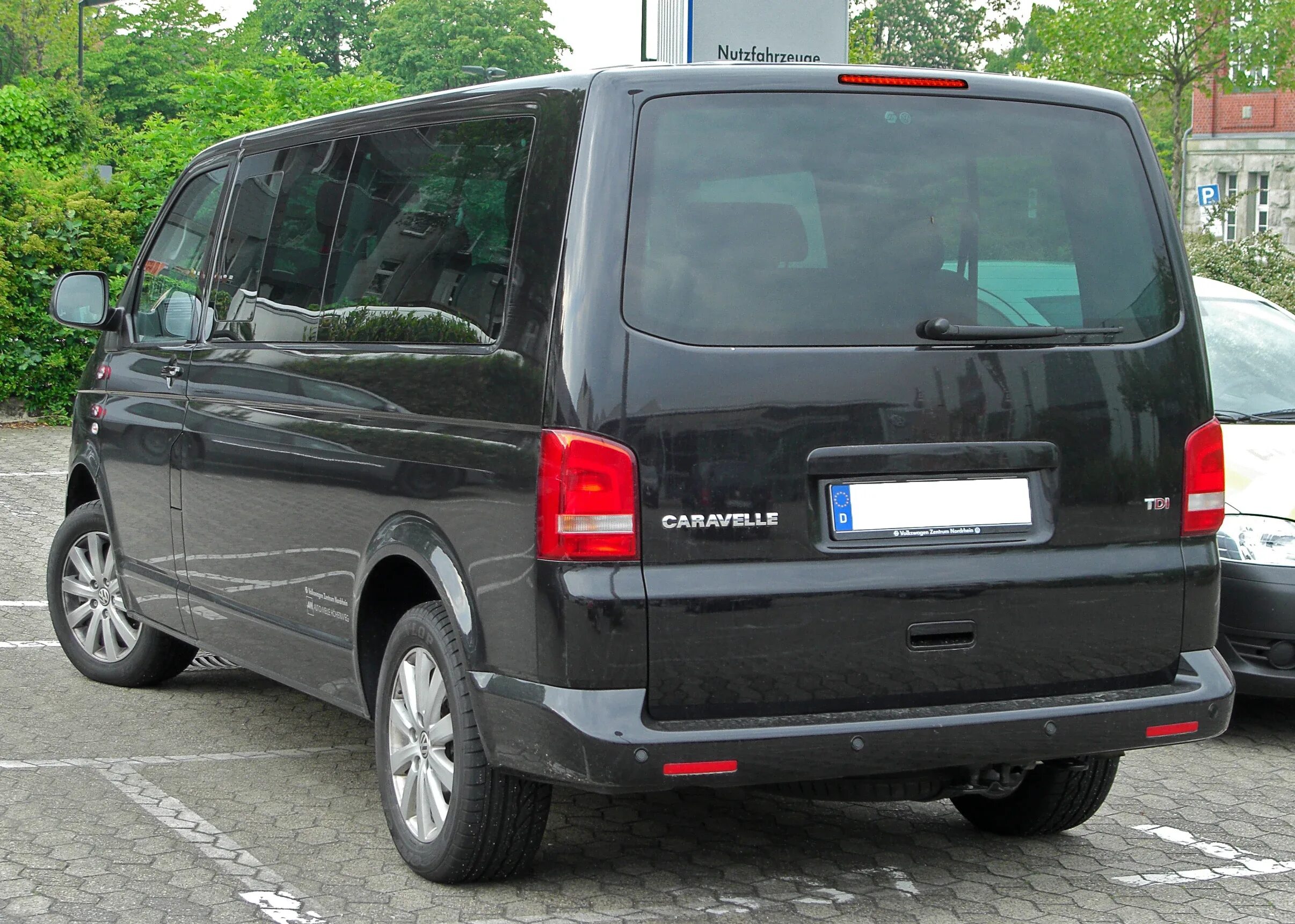 Фольксваген каравелла 2005. Фольксваген каравелла t5. Фольксваген каравелла 5. Caravelle t5. Микроавтобус volkswagen caravelle t5.