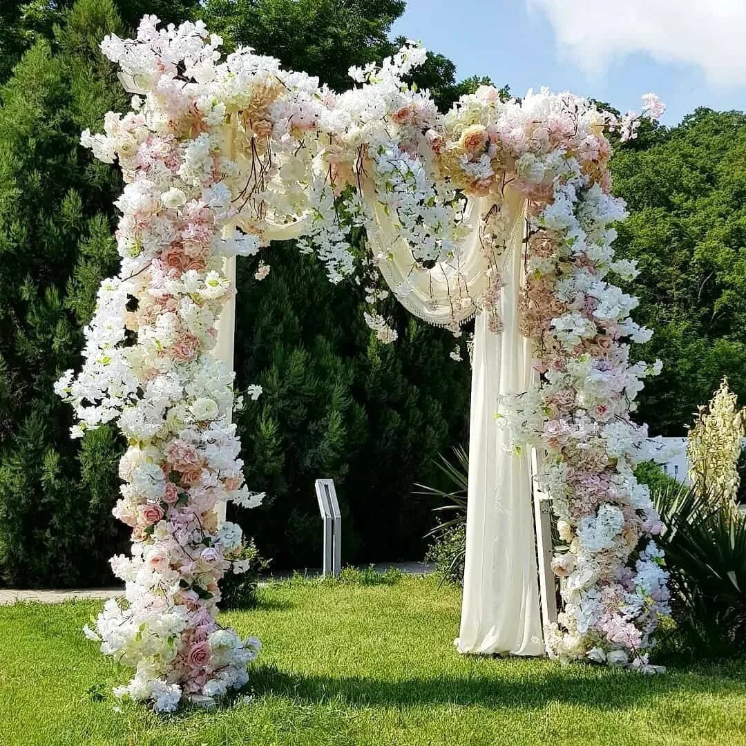 Свадебная арка из цветов. Арка "свадебная". Арка для выездной регистрации. Арка для свадьбы. Арка для выездной церемонии.