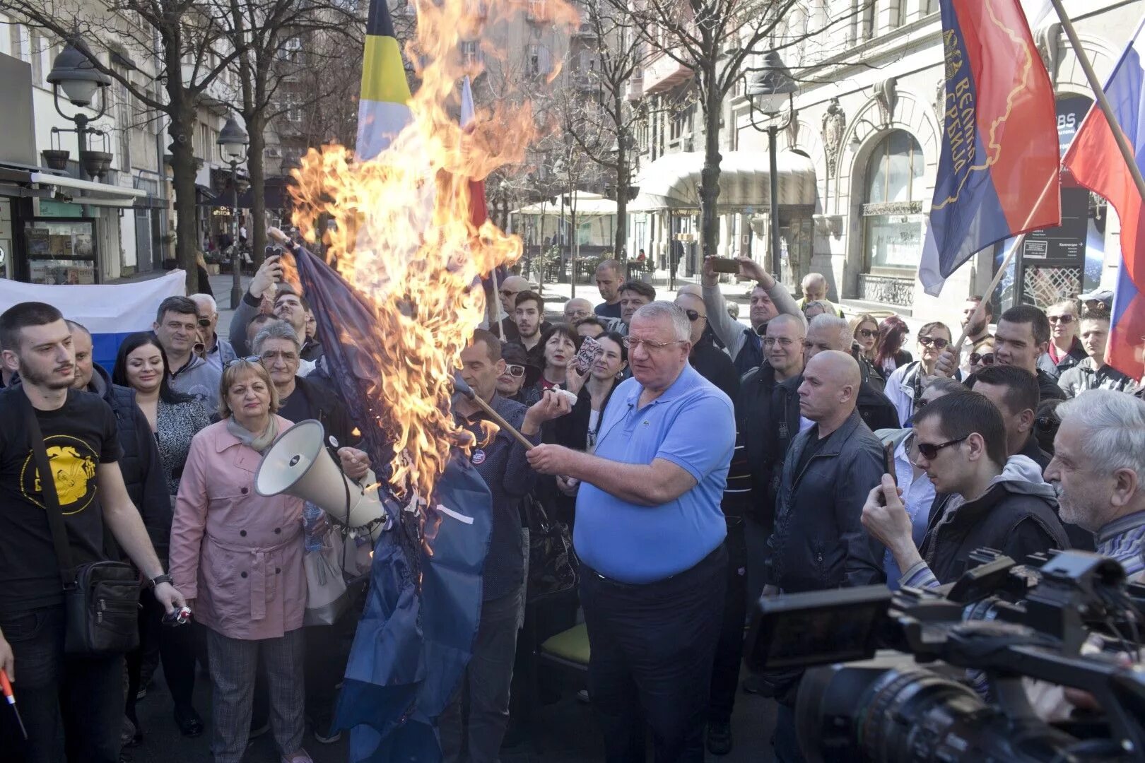 Протесты в Белграде 1999. Протесты в Сербии сейчас Белград. Югославия митинги 1999. Югославия 1999 протест. Новости сербии сайт