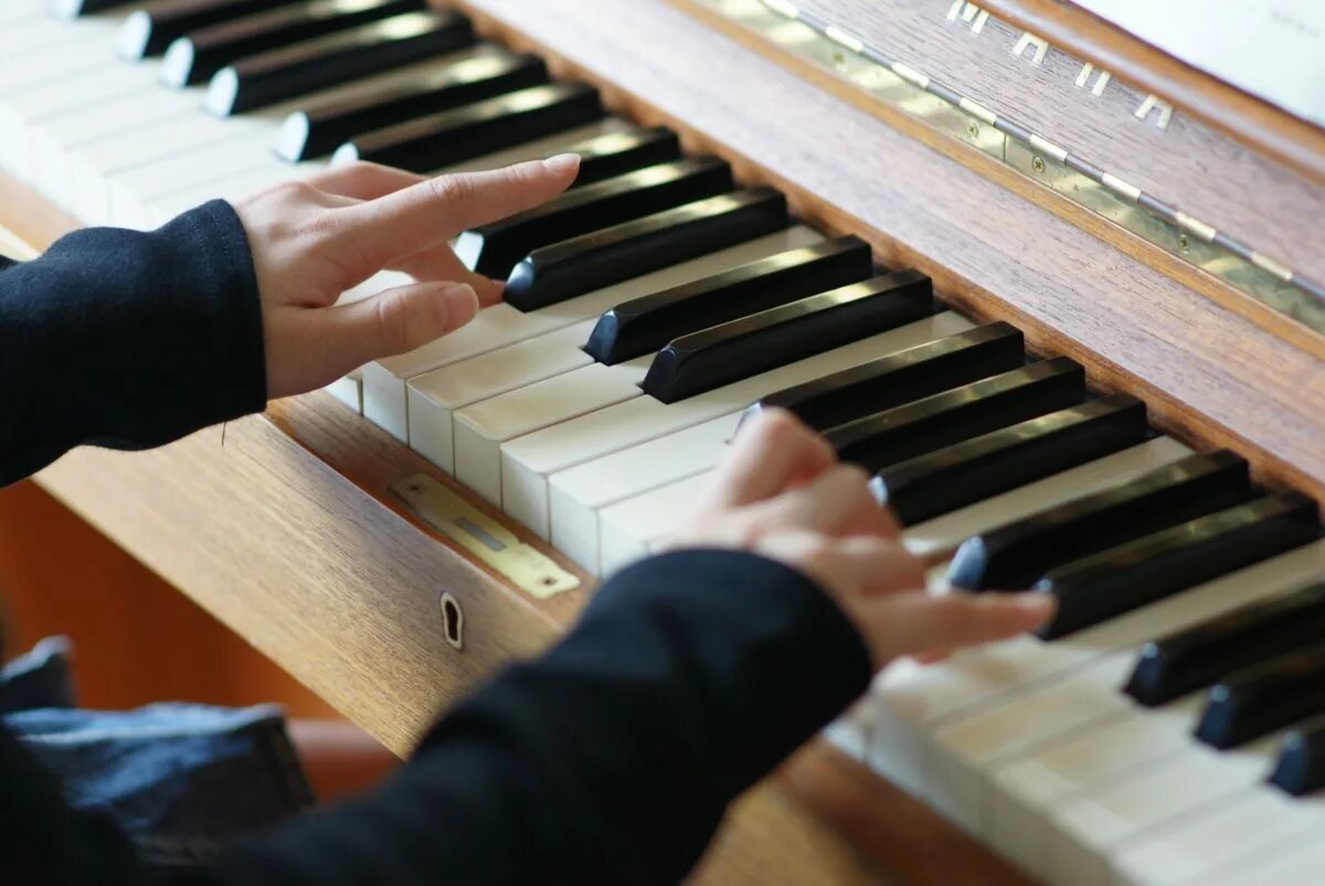 Уроки фортепиано в музыкальной школе