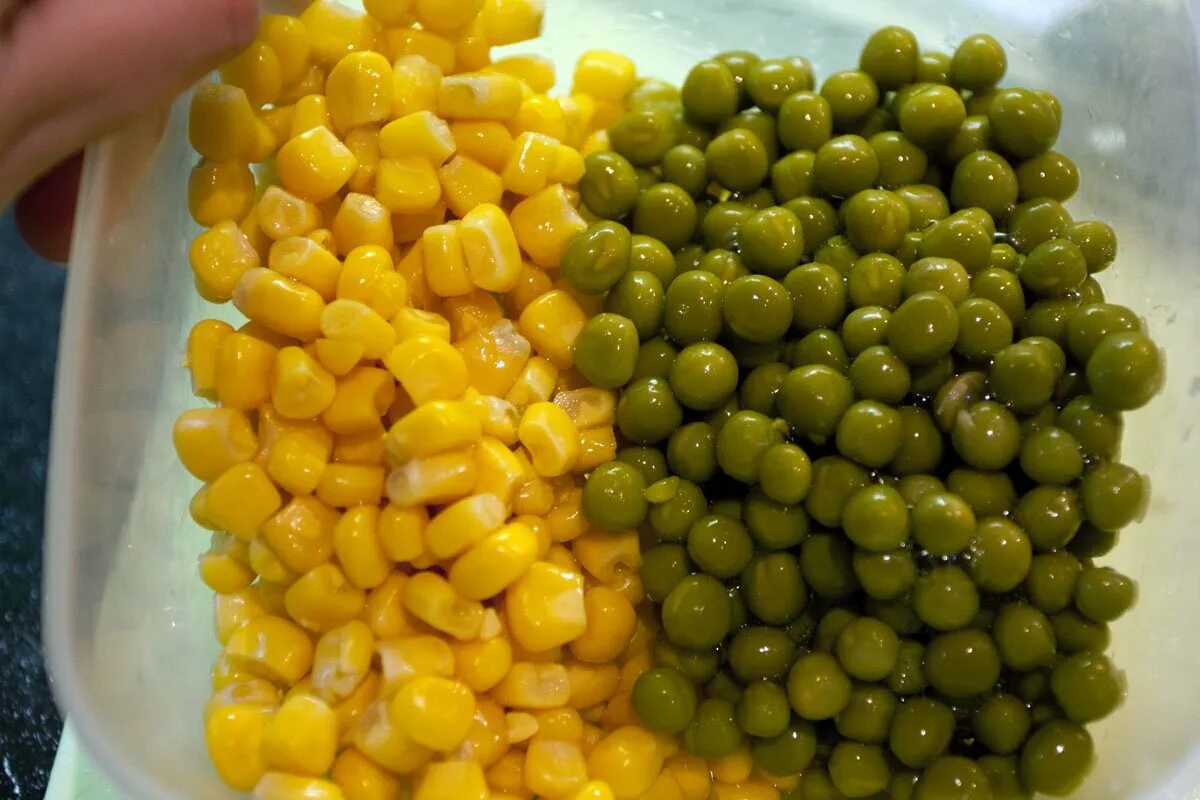 Горошек и кукуруза. Зеленый горошек и кукуруза. Консервированный горошек кукуруза. Горошек гарнир. Кукуруза или горох