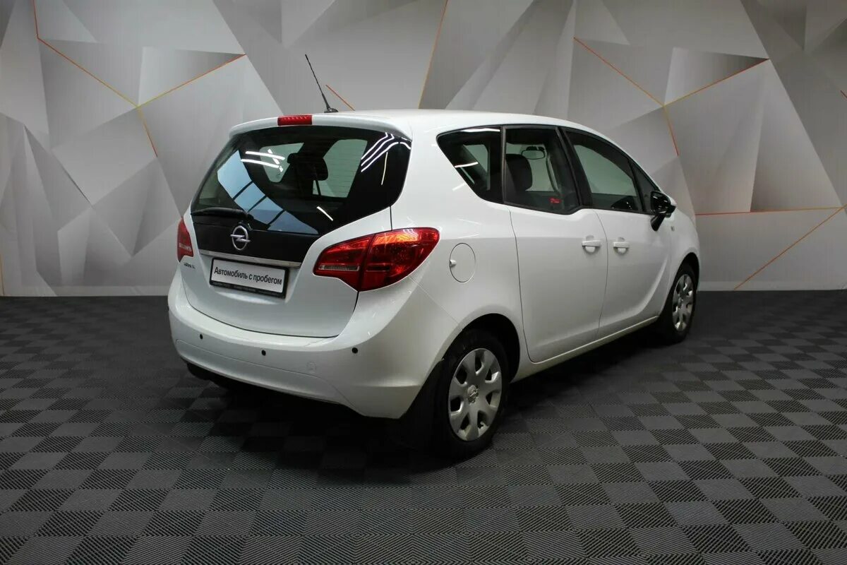 Опель мерива б купить. Opel Meriva 2011. Opel Meriva b 2011. White Opel Meriva. Опель Мерива белый.