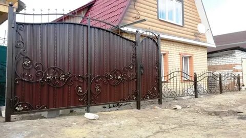 Калитки из профнастила с ковкой