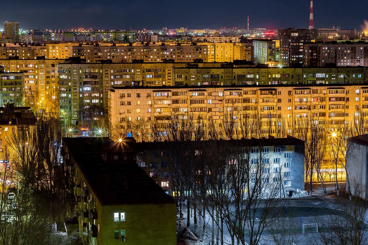 Жизнь в спальных районах. Спальный район Москвы окраина. Город спальный район Сумерки. Панельки на окраине Москвы. Спальный район ДУМЕР.