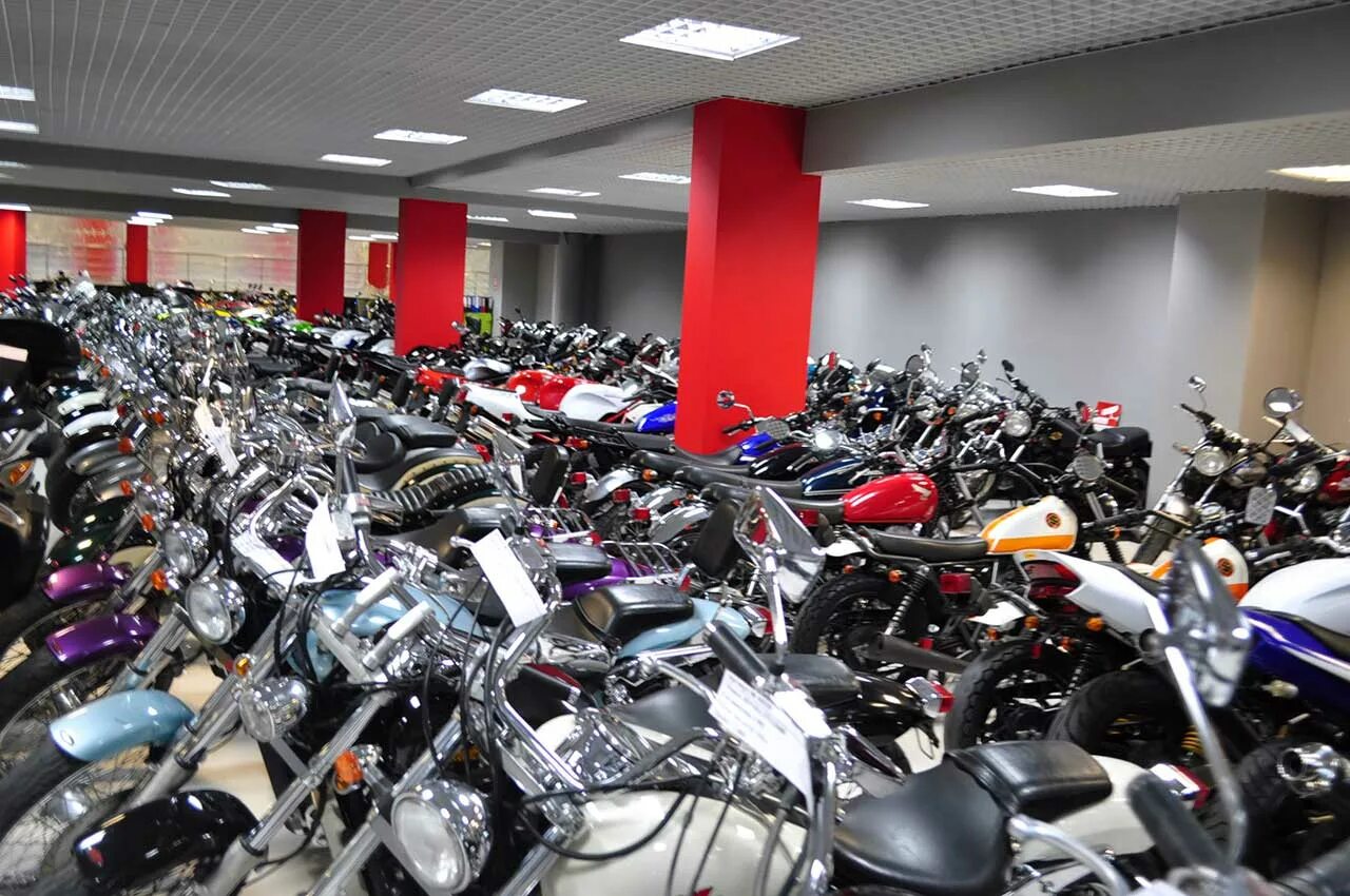Мотоцикл купить новый магазин. Магазин по продаже мотоциклов. Мегамото. Мототехника в Костроме. Megamoto Санкт-Петербург.