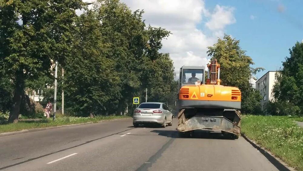 Тихоходное транспортное средство. Опознавательный знак тихоходное транспортное средство. Тихлходные транспортное средство. Знак тихо ходная транспортное средство.