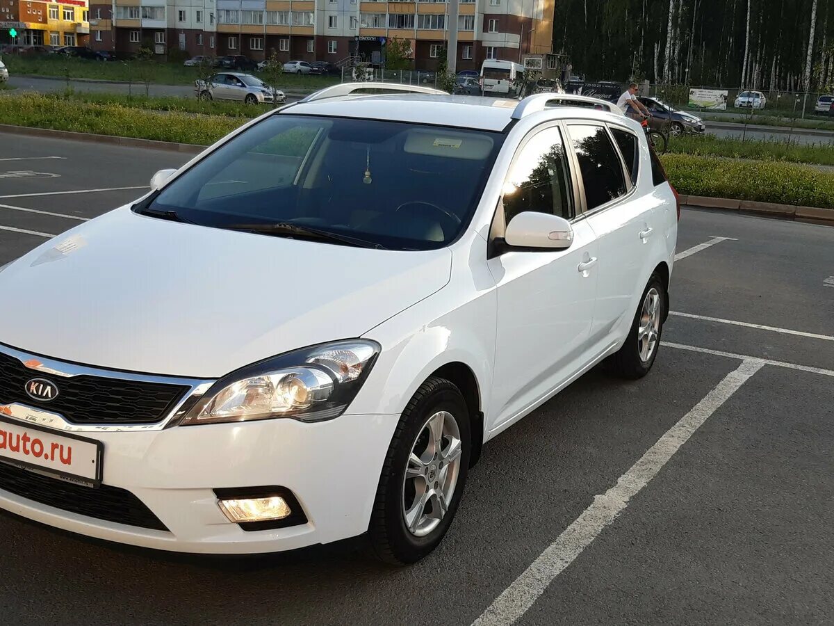 Кия универсал 2010. Kia Ceed 2010 универсал белый. Kia Ceed 2010 белая. СИД универсал 2010. Kia Ceed Рестайлинг 2010 универсал.