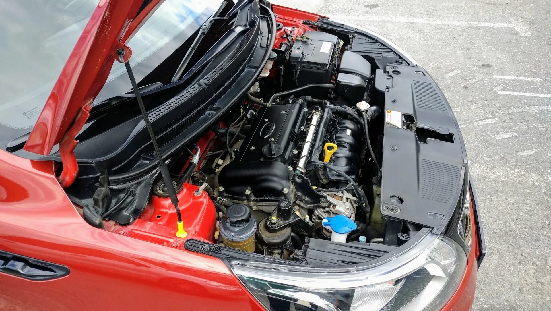 Фотографии подкапотного пространства