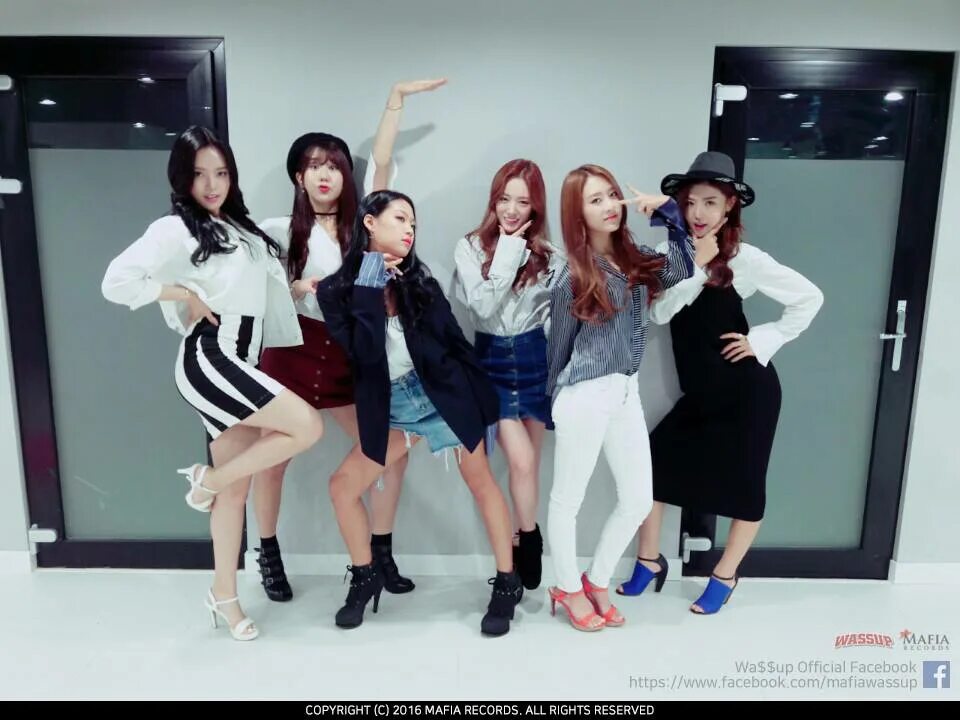 Как называется песня wassup она пишет мне. Wassup корейская группа. джиа wassup. wassup перевод. wassup beijing.