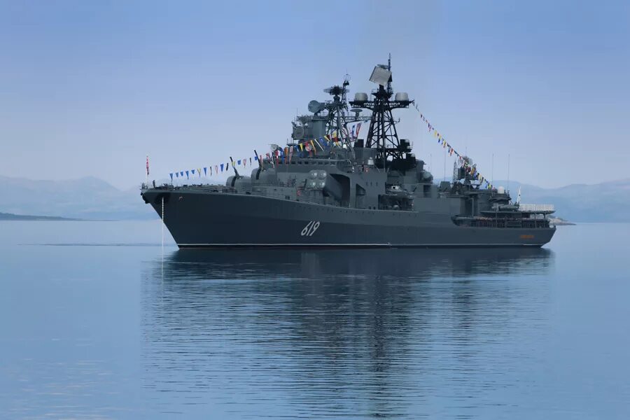 Российский военный флот корабли. БПК Североморск 619. БДК 148 Черноморский флот. Военный корабль ВМФ России.
