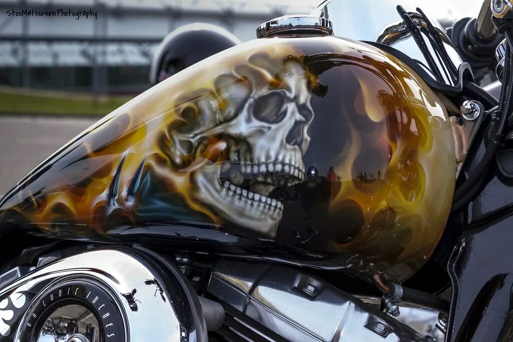 Бак кастом. Бак мотоцикла харлей-дэвидсон. harley davidson аэрография. харлей дэвидсон мотоциклы с черепом. шлем harley davidson аэрография.