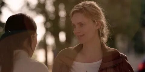 Liv Mjönes in Kyss mig (2011). 