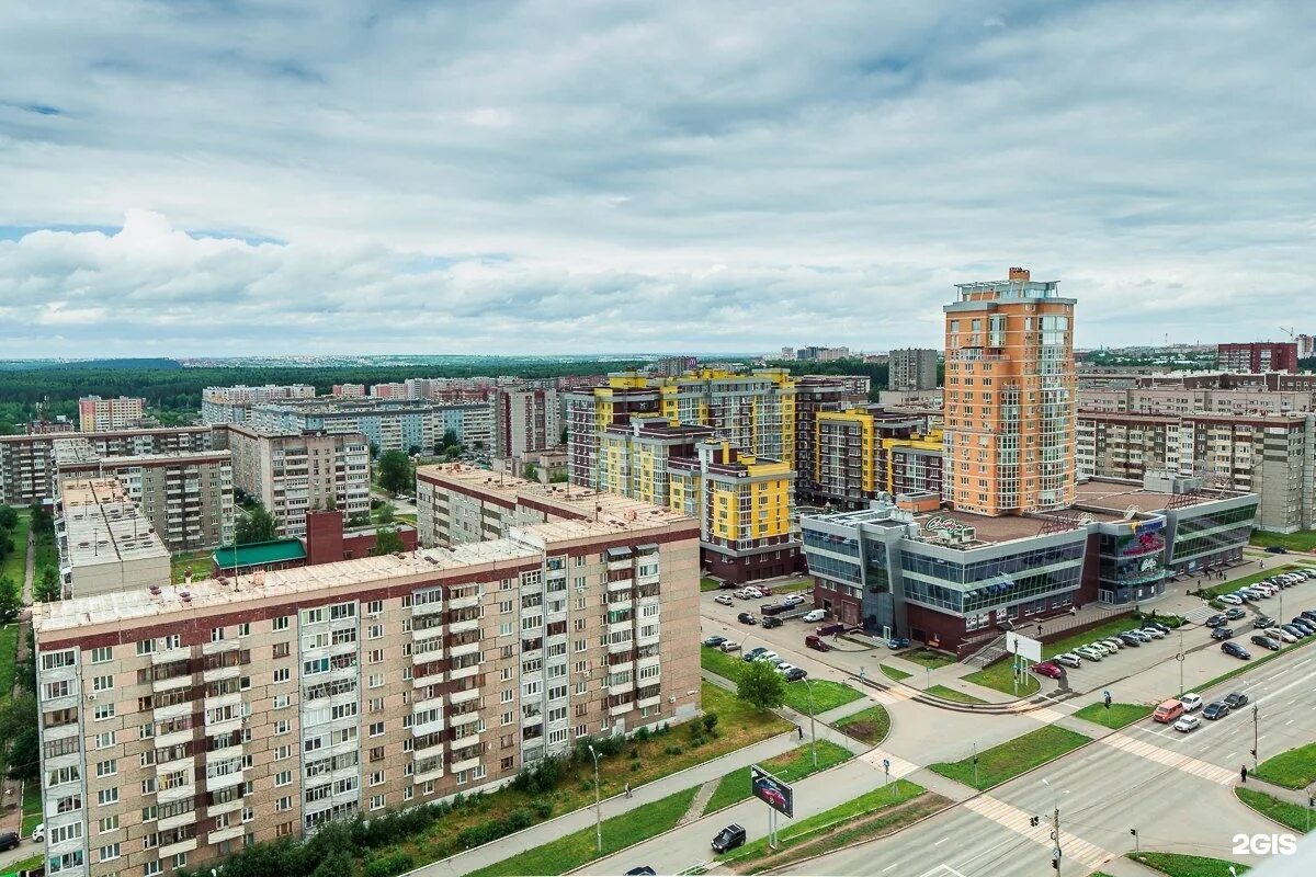 Дом 10 лет октября ижевск. Улица 10 лет октября (ижевск). 10 лет октября 17а ижевск. ижевск 2003. улица 10 лет октября, 17.