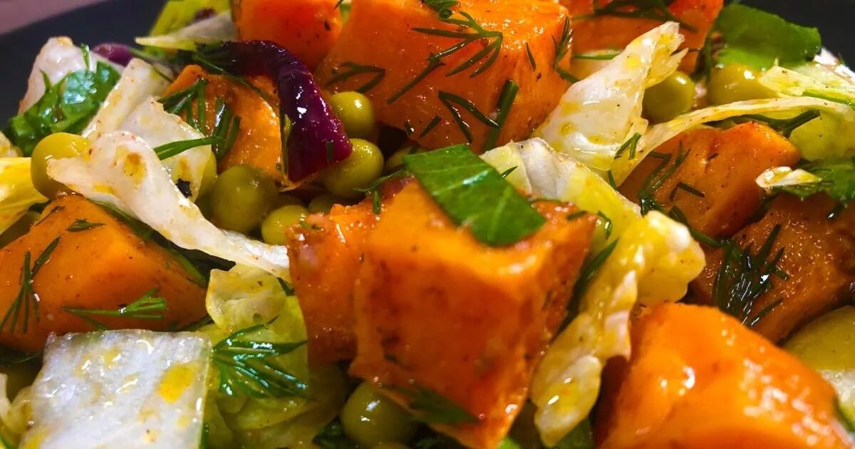 овощной салат с бататом. салат из батата сырого. салат с бататом и курицей. салаты с муссом из батата. салат с бататом и авокадо.