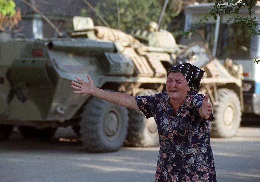 29 июня 1995 г. Буденновск 14 июня 1995 года. Терроризм буденновск 1995. Заложники в буденновске 1995. 14 июня 1995 года – буденновск, захват больницы.