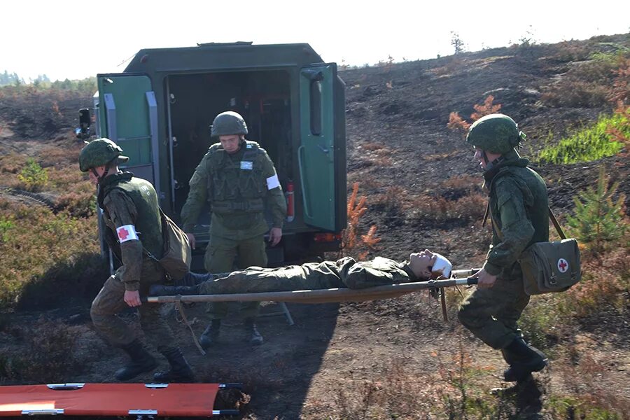 Военно медицинские учения. Эвакуация военнослужащих. Учения военных медиков. Раненый борт