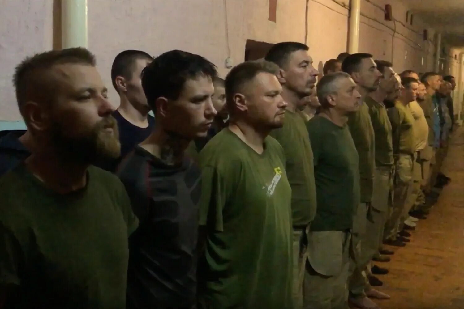 Русские пленные на украине 2024 сегодня список. Пленные ЛНР 2022 В Украине. Российские военнопленные в Украине. Пленные украинские военные.