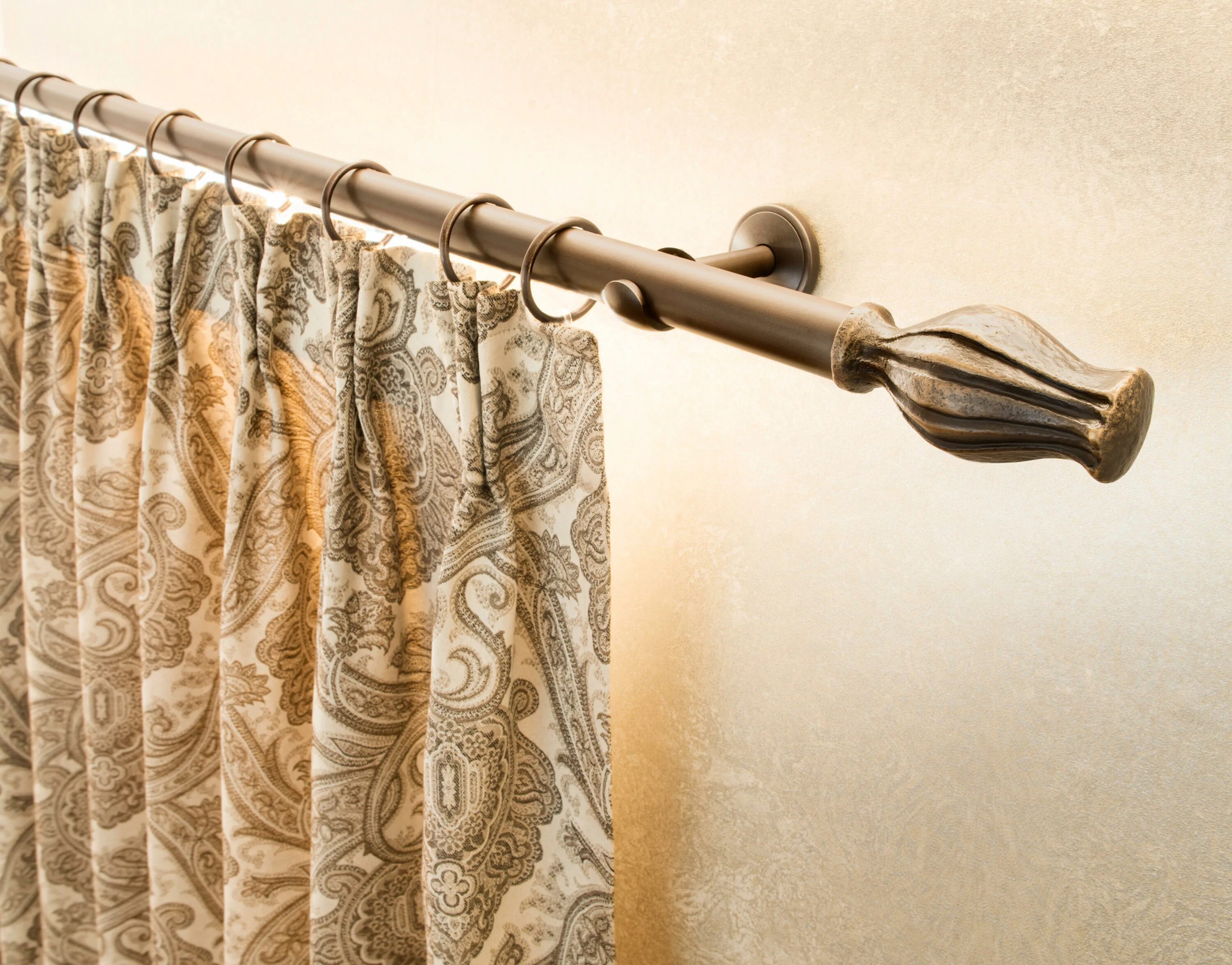 Interstil карнизы. Карнизы Интерстиль в интерьере. Карнизы decorative Curtain Rod. Современный карниз. Какой карниз удобный