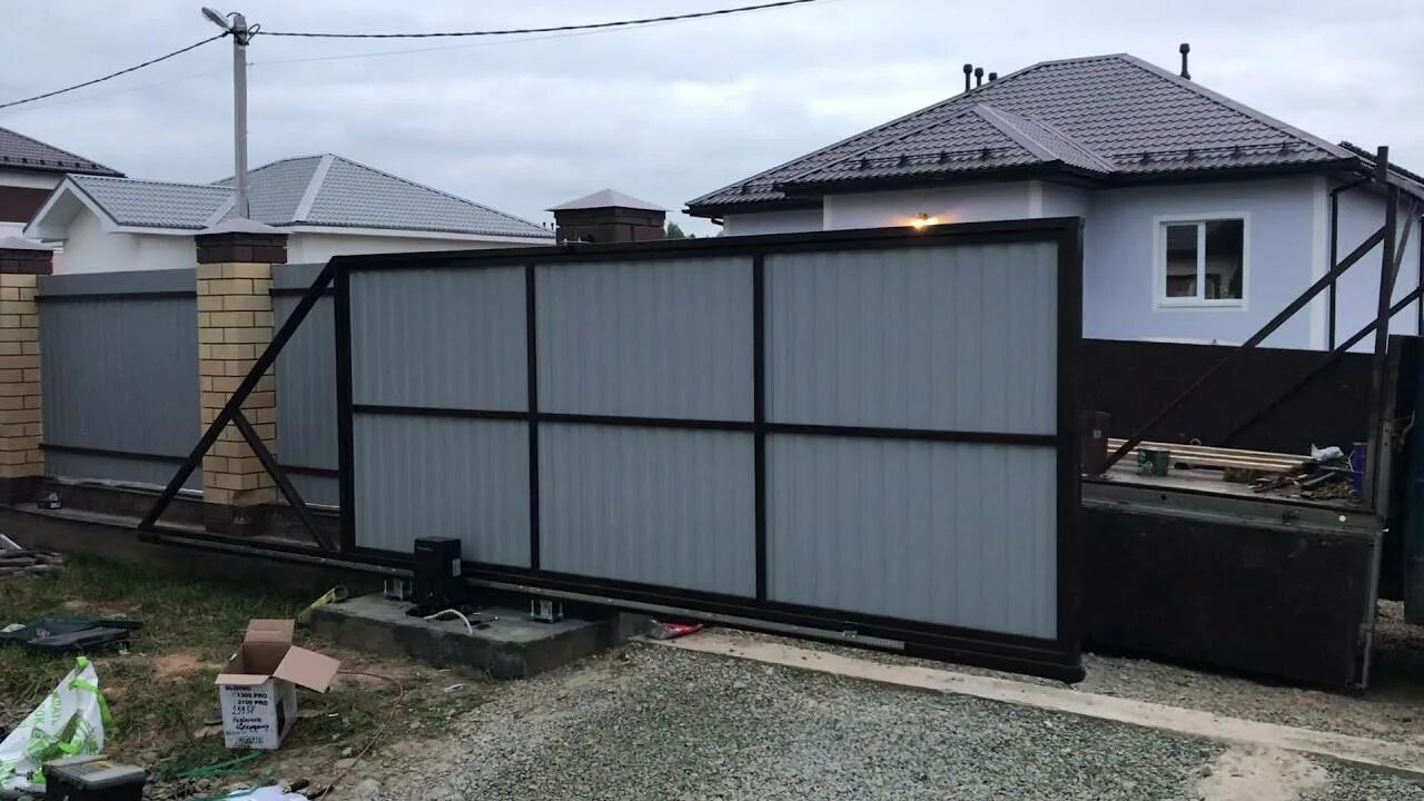 Откатные ворота из профнастила своими руками. Откатные ворота мастеровит. Откатные ворота 30 метров. Откатные ворота из профнастила своими руками. Откатные ворота 4500.